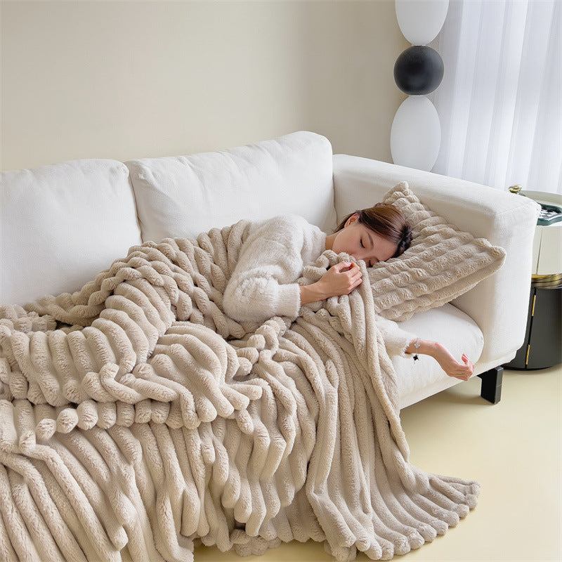 Khaki plush tufted blanket - double-sided for warmth and skin-friendly comfort( 100*150cm)