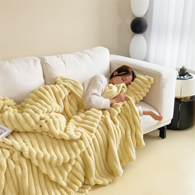 Yellow plush tufted blanket - double-sided for warmth and skin-friendly comfort( 100*150cm)