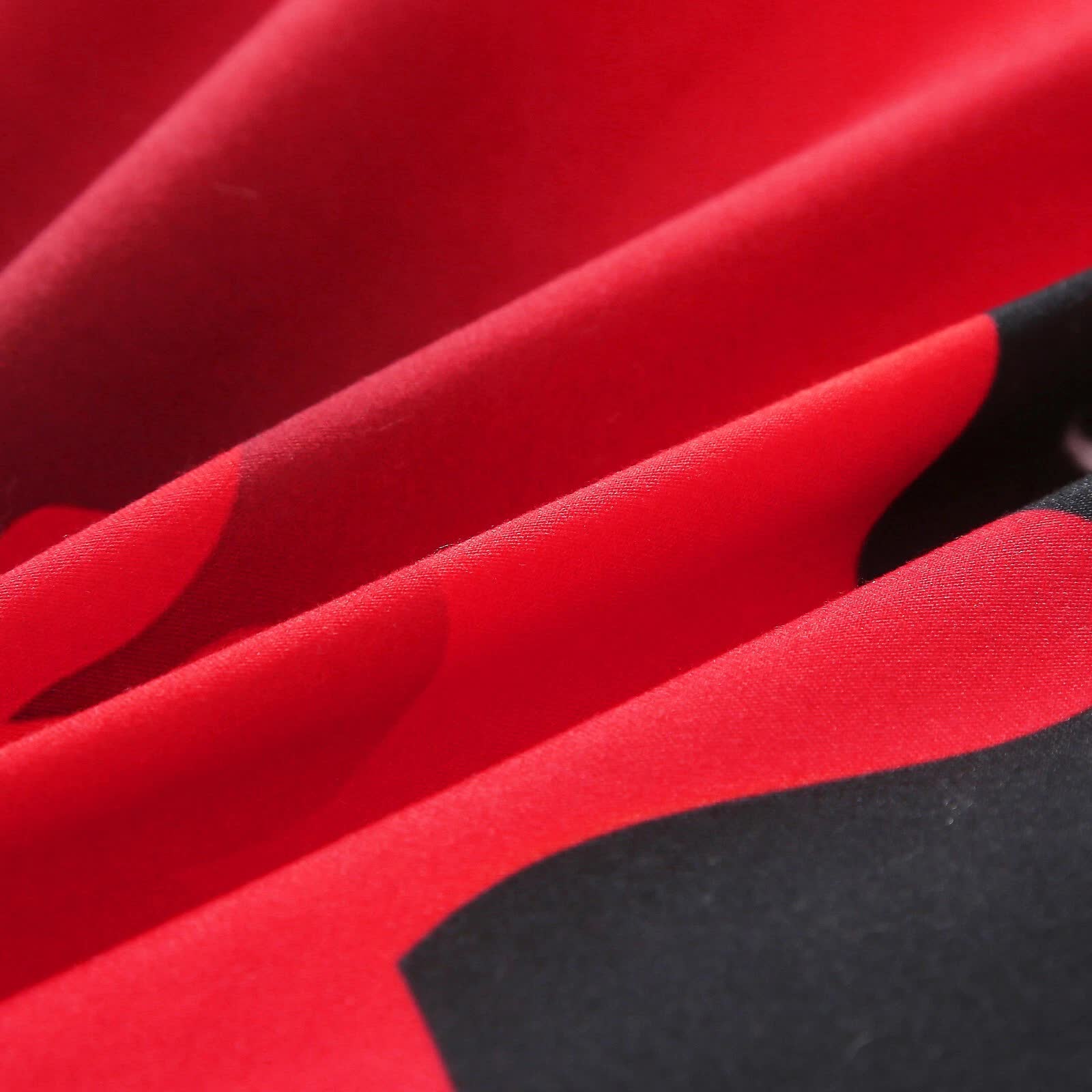 Chill Haven Red Rose 3‑Piece Comforter Bundle – Relax & Recharge Style