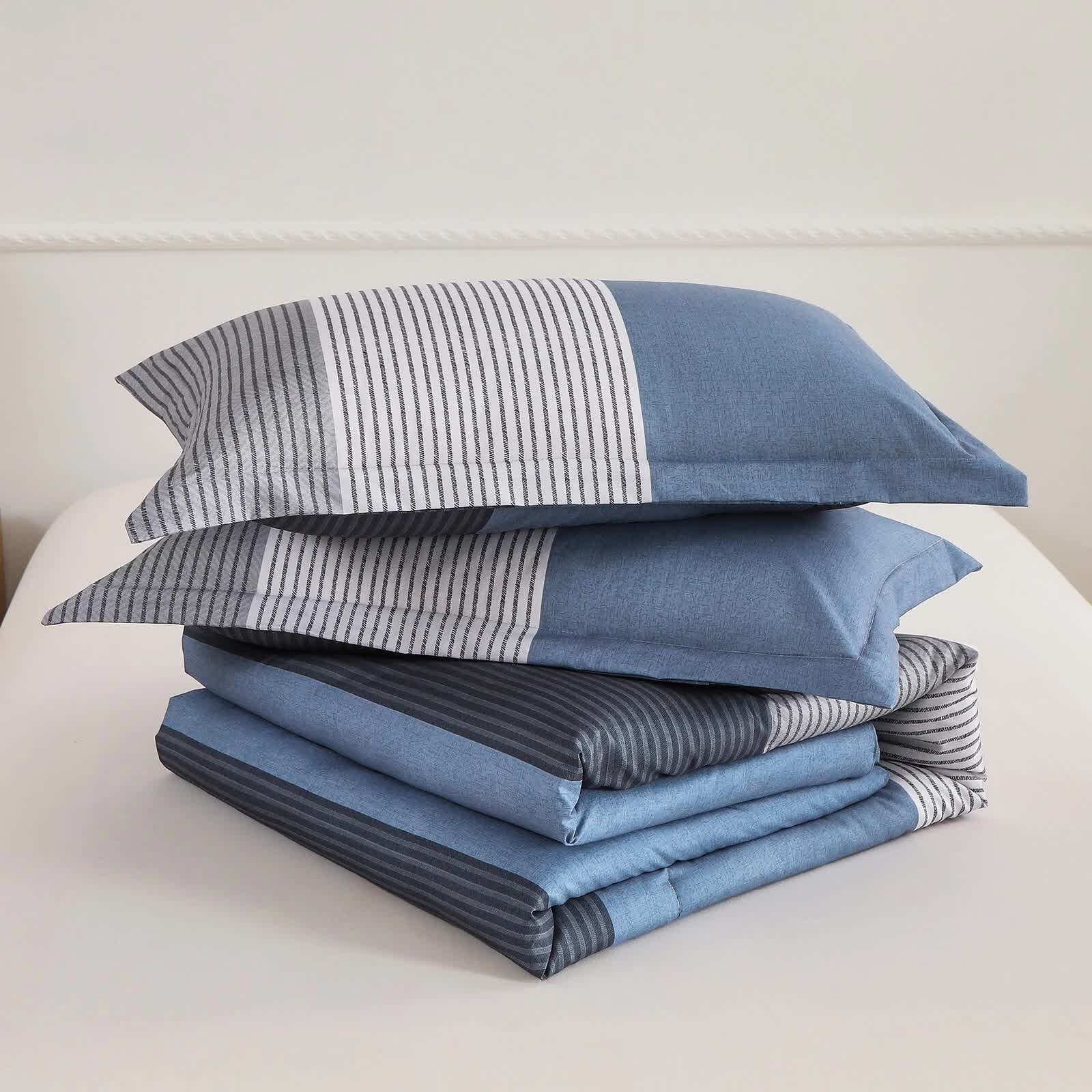 Coastal Drift striped Comforter Bundle – Breezy 3‑Piece Bedding