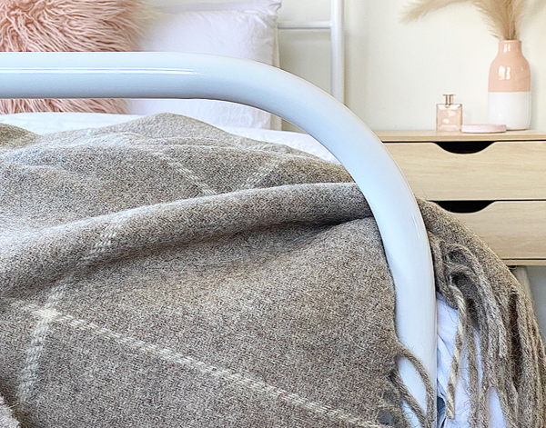 brighton-throw-100-nz-wool-beige-striped
