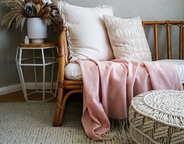 kensington-throw-10-cashmere-90-super-fine-merino-wool-blush