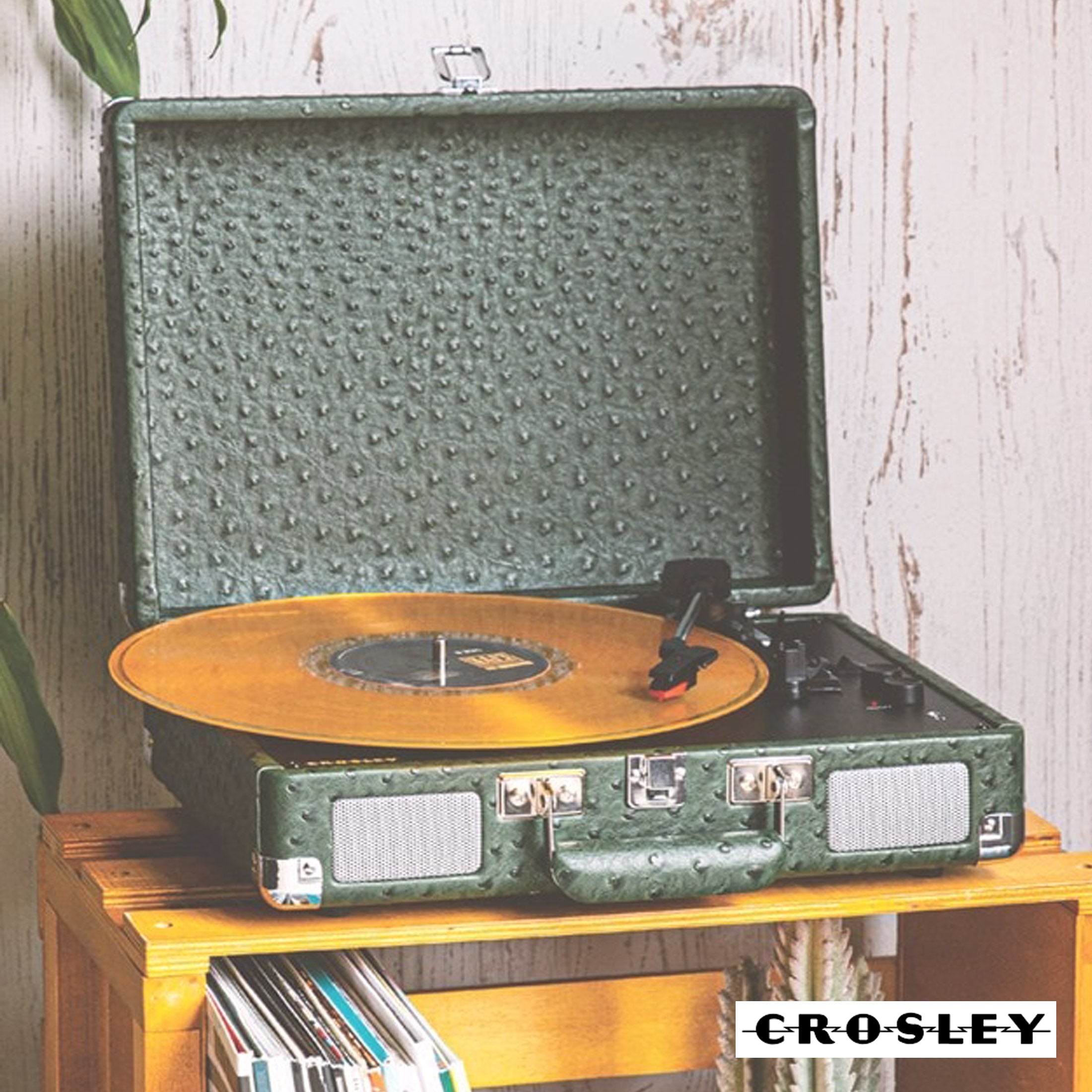 crosley-cruiser-plus-bluetooth-turntable-3-speed-ostrich-green