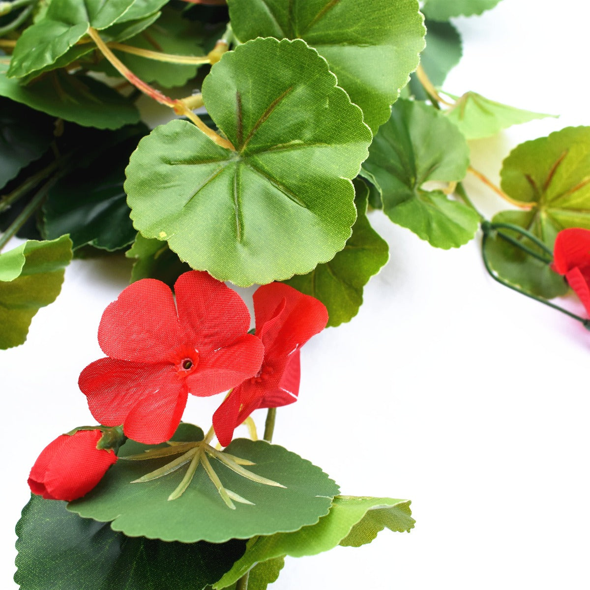 artificial-geranium-hanging-bush-with-red-flowers-60cm